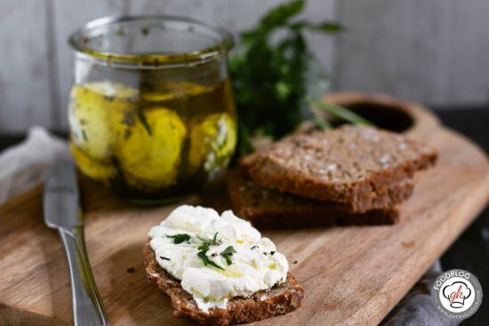 eingelegte Frischkäsebällchen