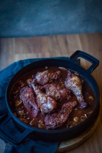 Coq au Vin – Hähnchen in Rotwein