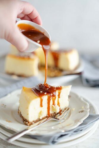 New York Cheesecake mit Salted Caramel Sauce
