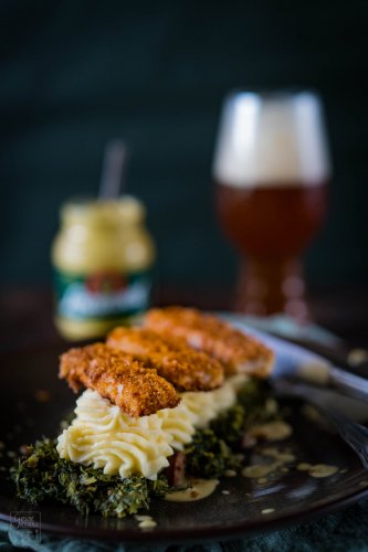 Grünkohl mit Senfpüree und Kasslersticks