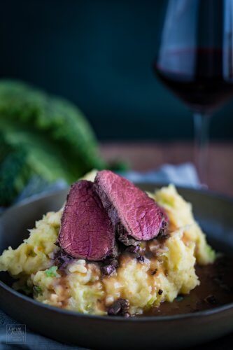 Wirsingstampf mit Steak vom Rehrücken