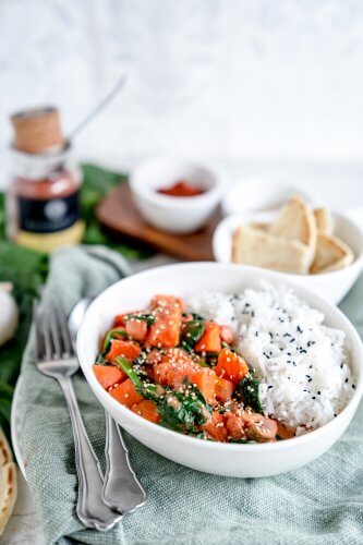 Süßkartoffel-Curry mit Spinat und Kichererbsen