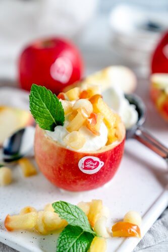 Minzeis mit Apfel-Honig Topping