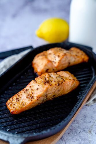 Lachs mit Honig-Senf-Marinade