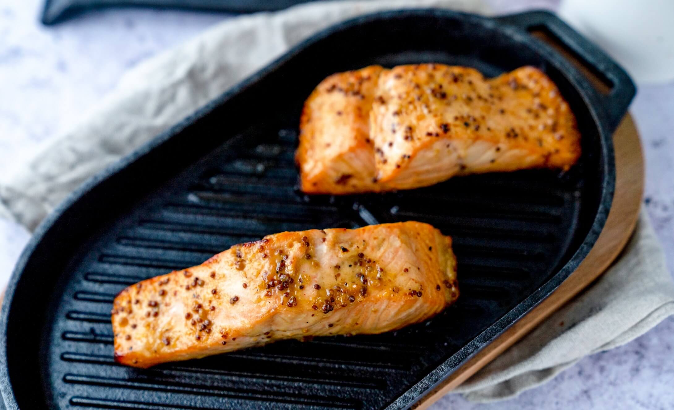 Lachs mit Honig-Senf-Marinade