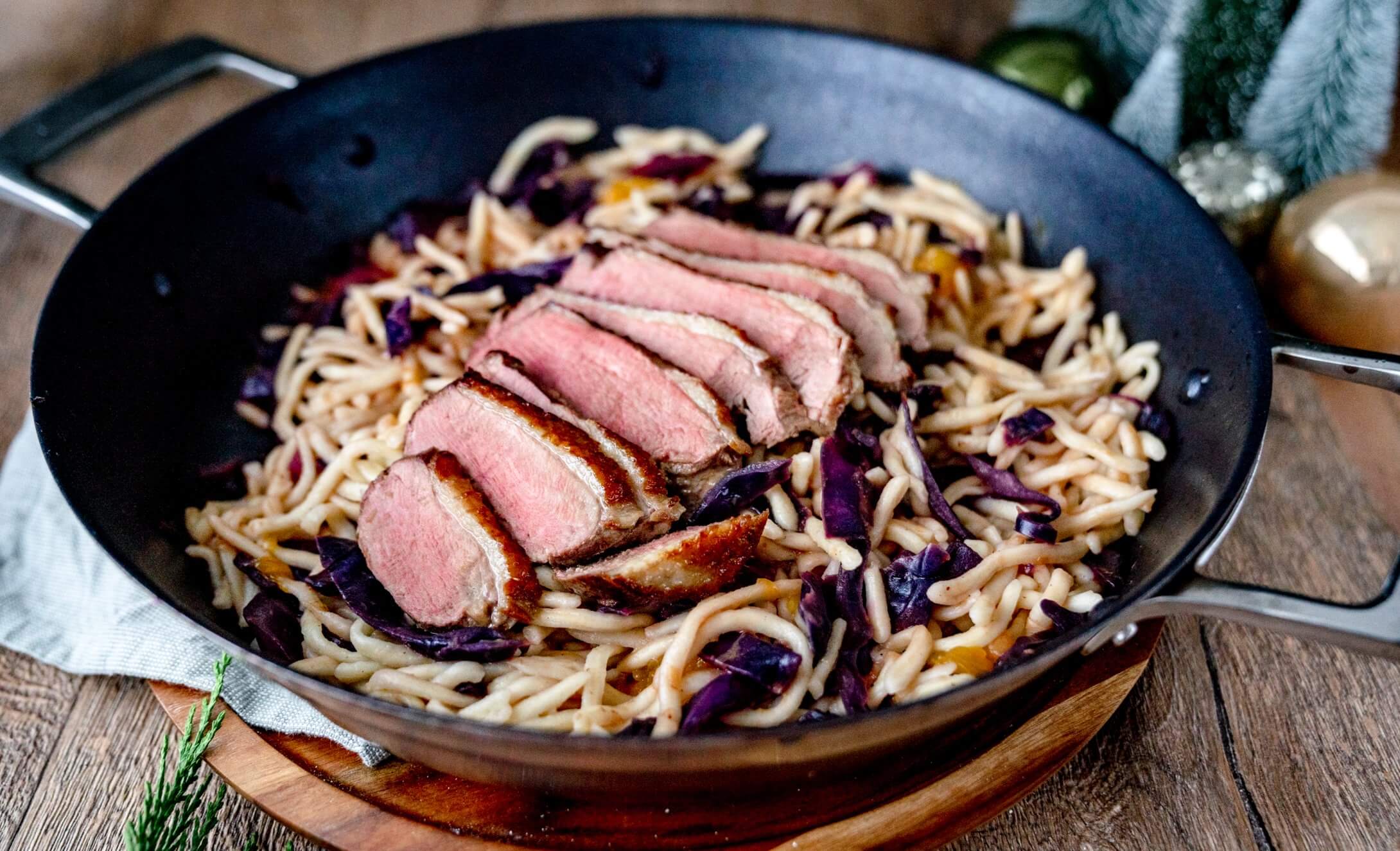 Spätzle-Rotkohl-Pfanne