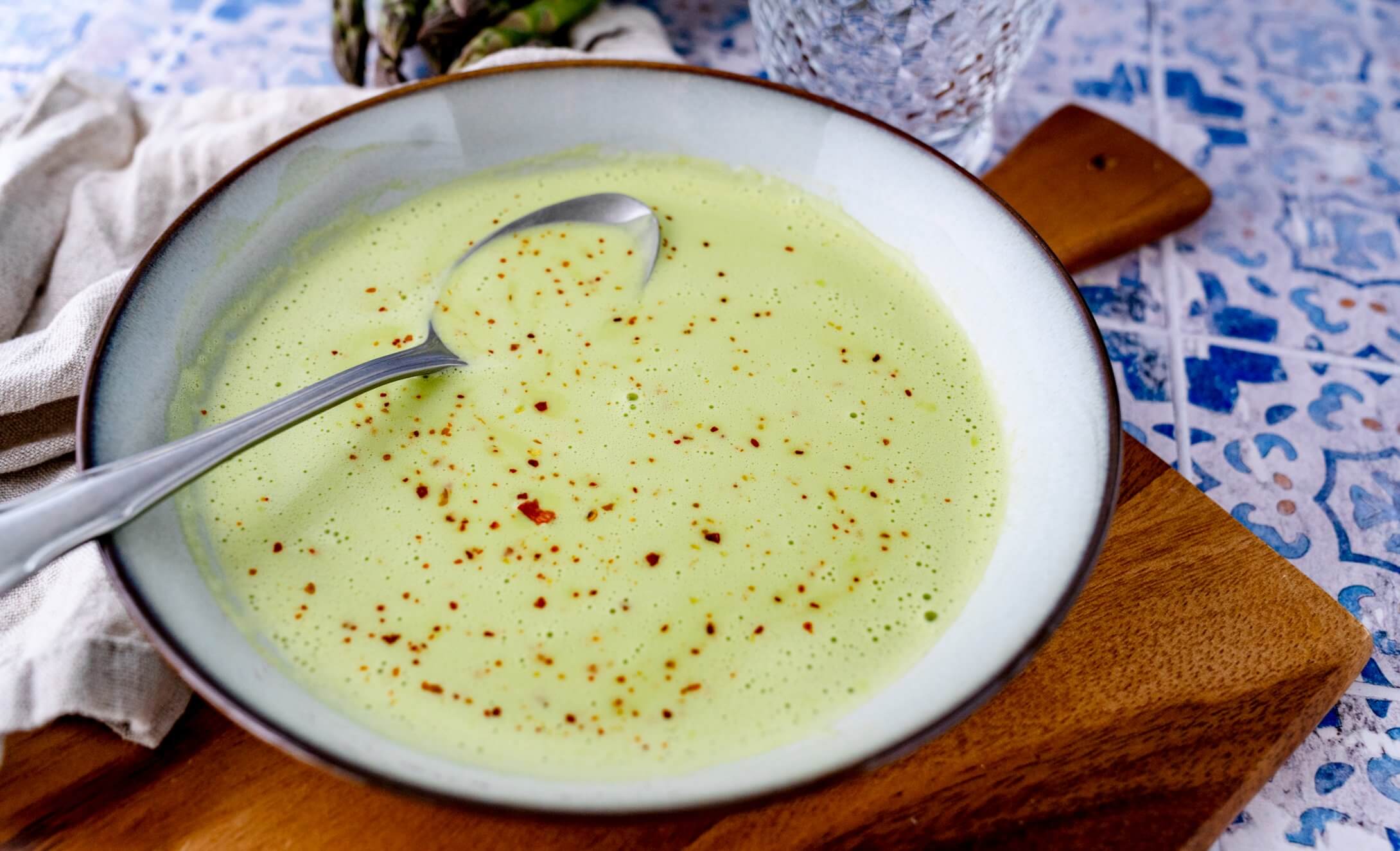 Grüne Spargelcremesuppe