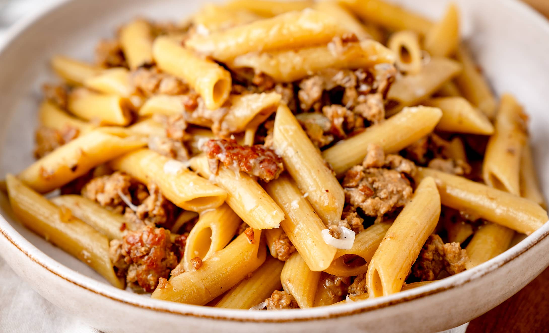 Pasta mit Steinpilzen und Hackfleisch