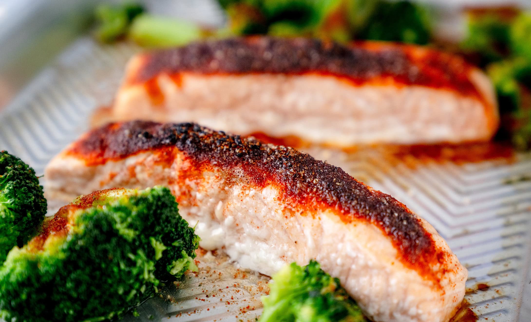 Saftiger Lachs aus dem Grill