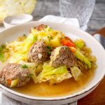 Wirsingtopf mit Hackbällchen