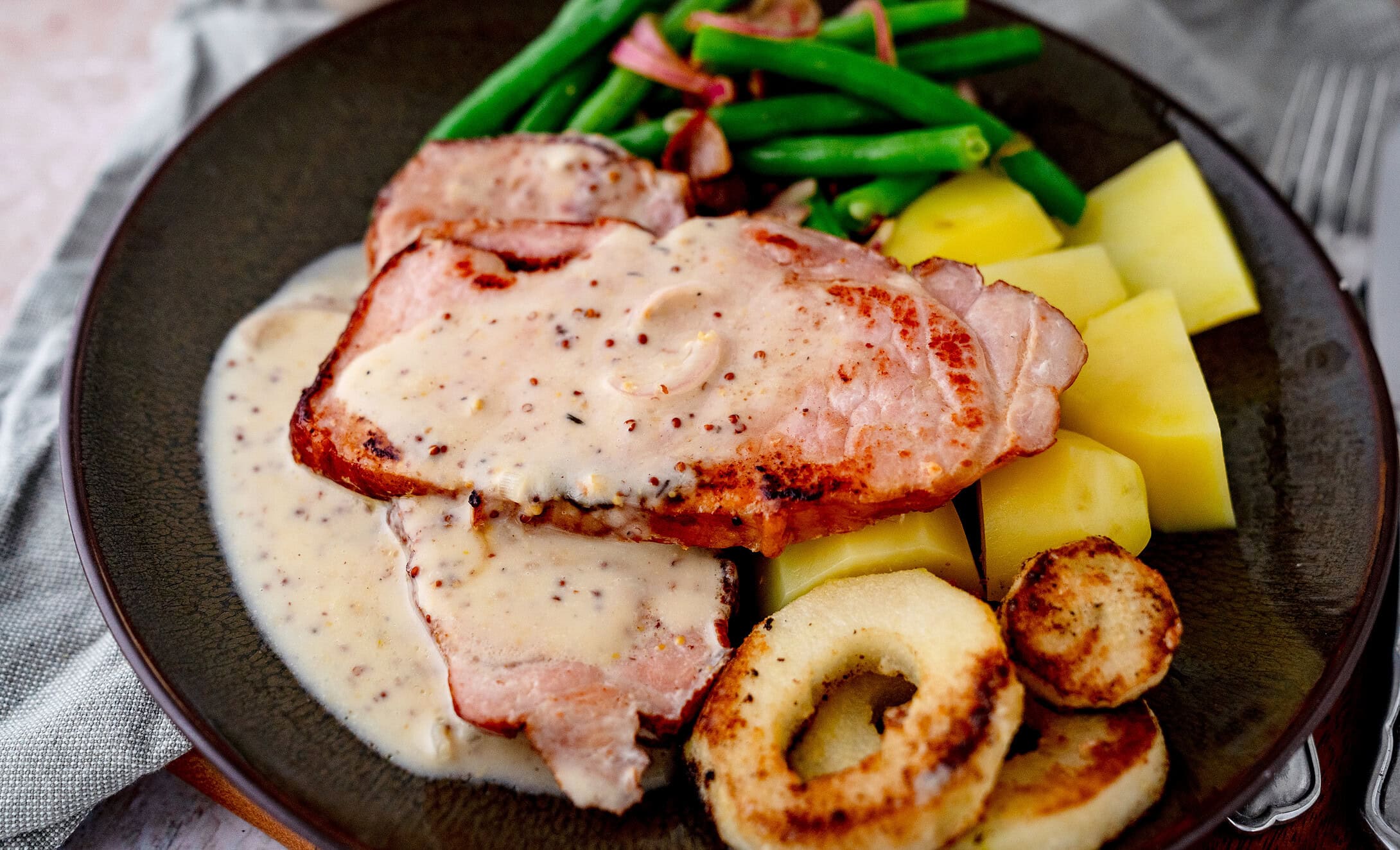 Kasseler in Senf-Sahne-Sauce