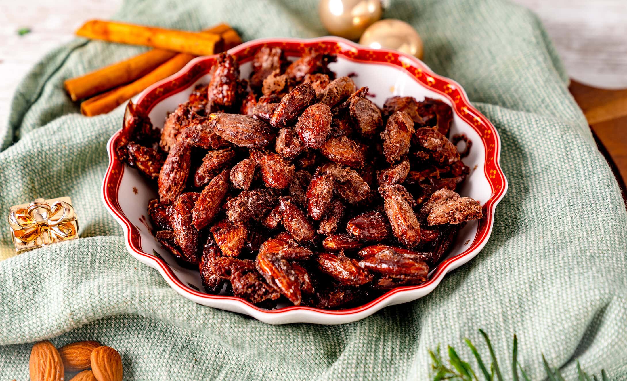Gebrannte Mandeln Airfryer Heißluftfritteuse Weihnachtsmarkt Schüssel Weihnachtsmotive gernekochen Rezept