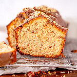 Saftiger Nusskuchen nach Mama mit Schokolade und Nüssen, saftig, lecker, perfekt zum Kaffee