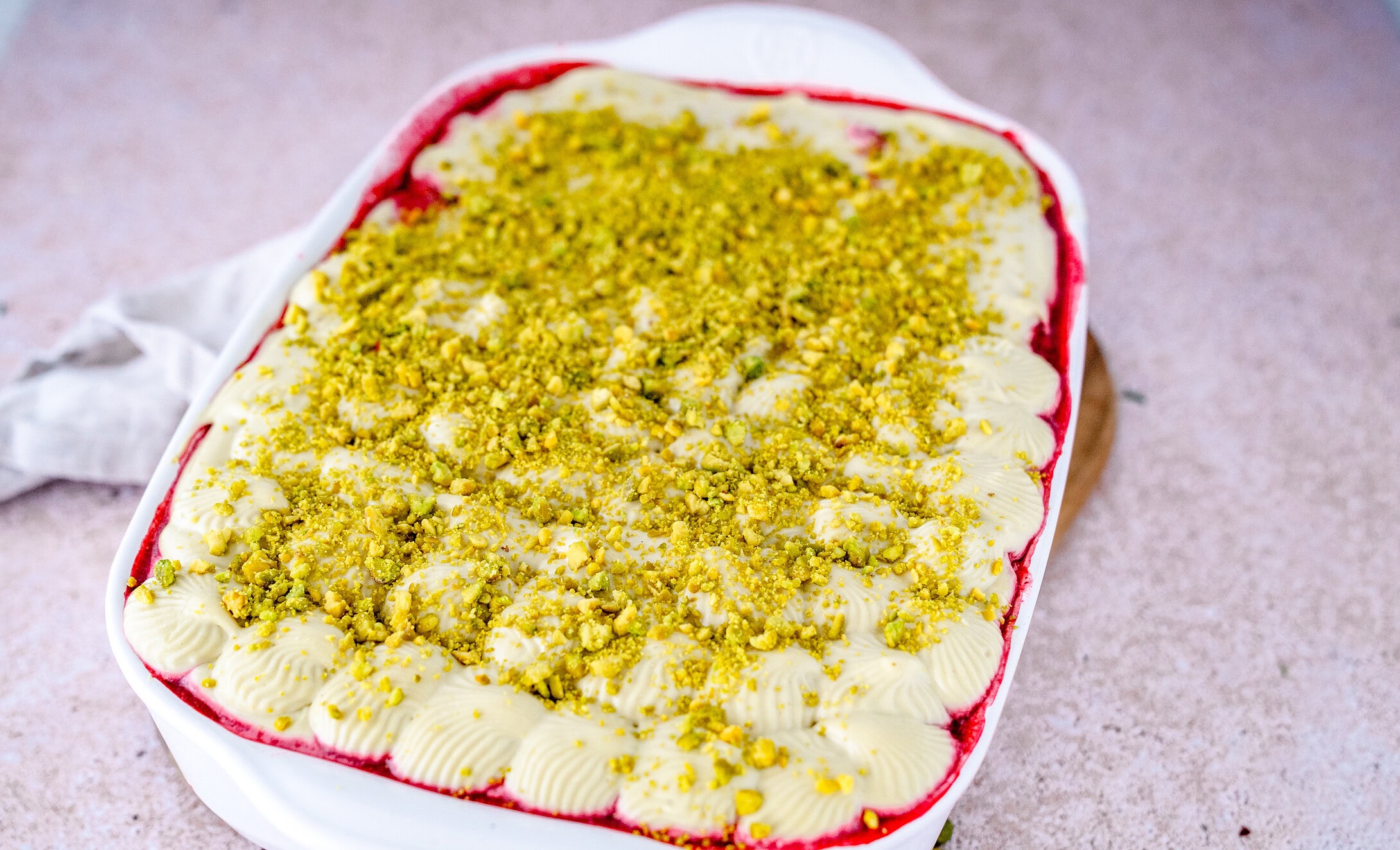Himbeer-Pistazien-Tiramisu in Queransicht.