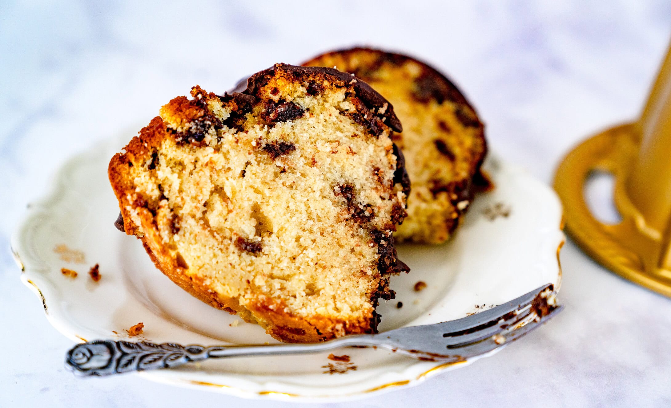 Angeschnittener Chocolate Chip Cookie Gugelhupf