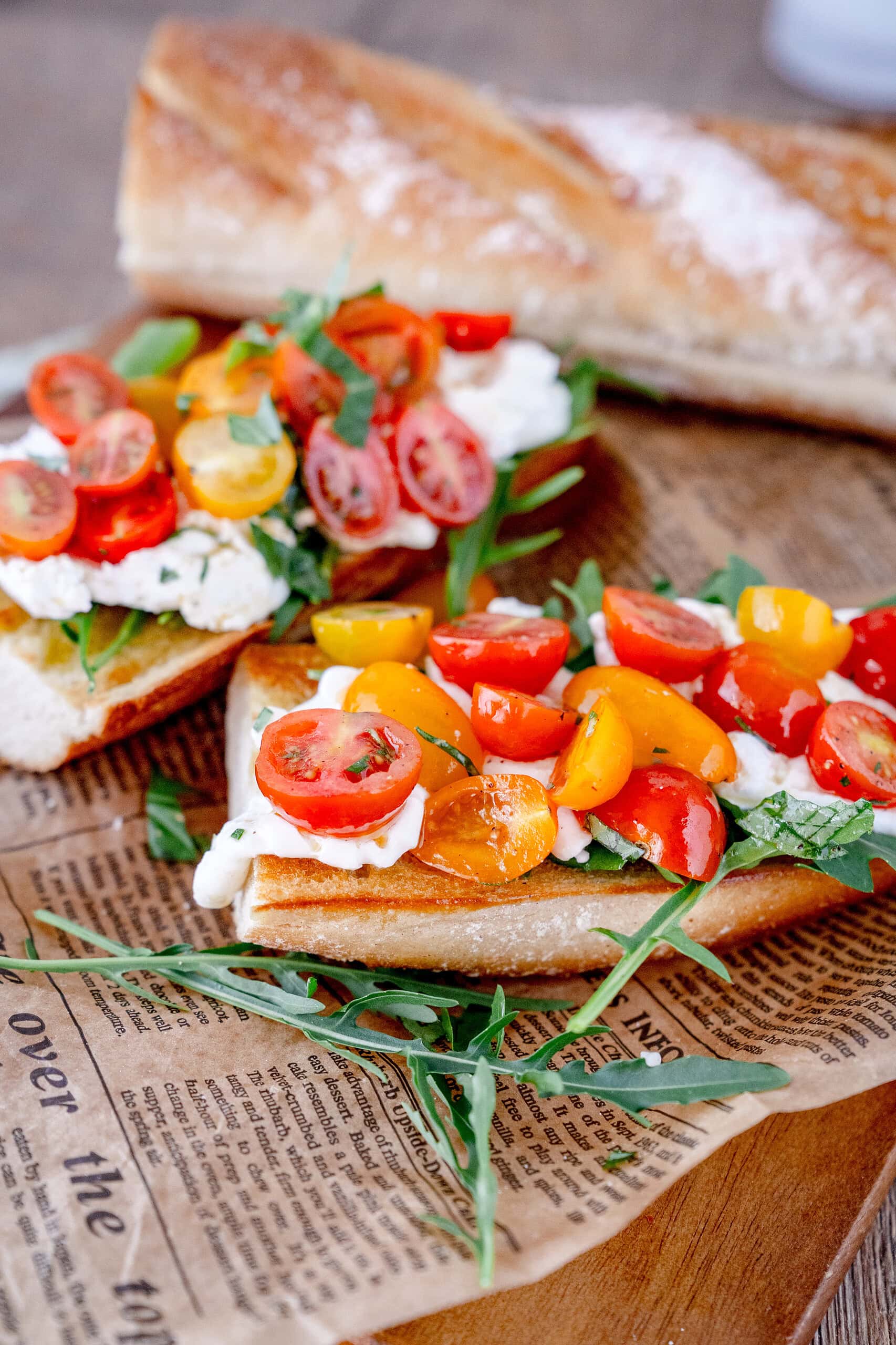 Burrata Baguette mit Kirschtomaten