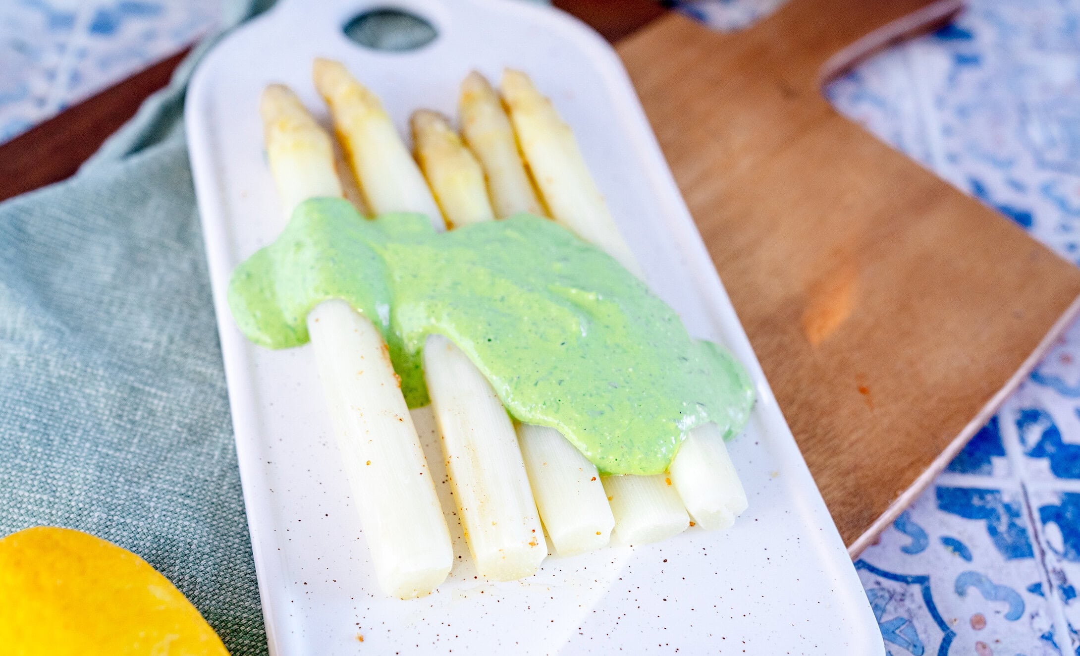 Sauce Tartare zu Spargel aus Bärlauch und Petersilie